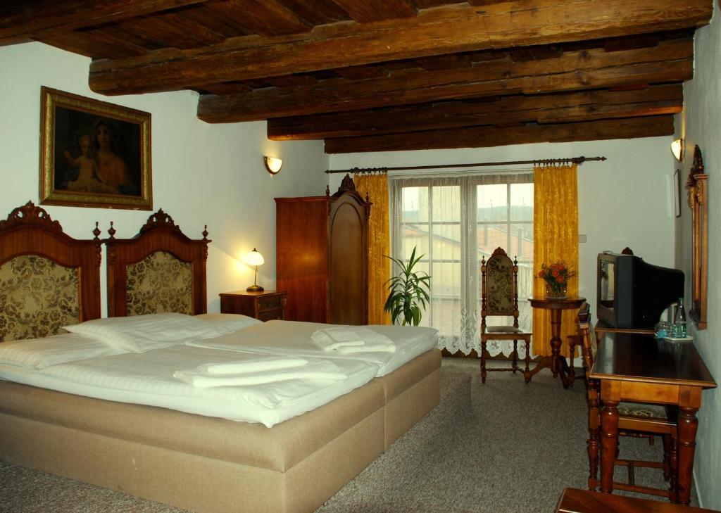 Hotel Zlaty Kohout Mlada Boleslav Room photo